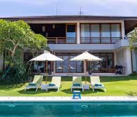 Villa Aiko, Villa Du vue Jardin